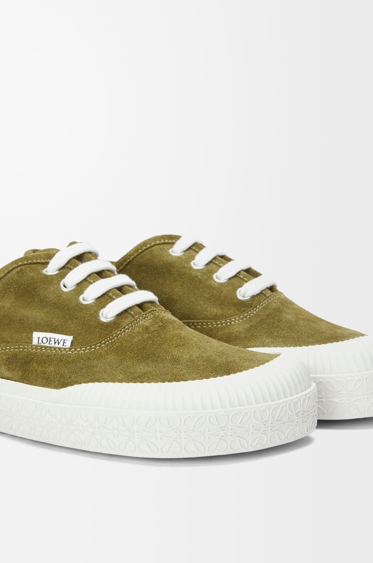LOEWE Zapatilla Terra Vulca con cordones en ante Oliva