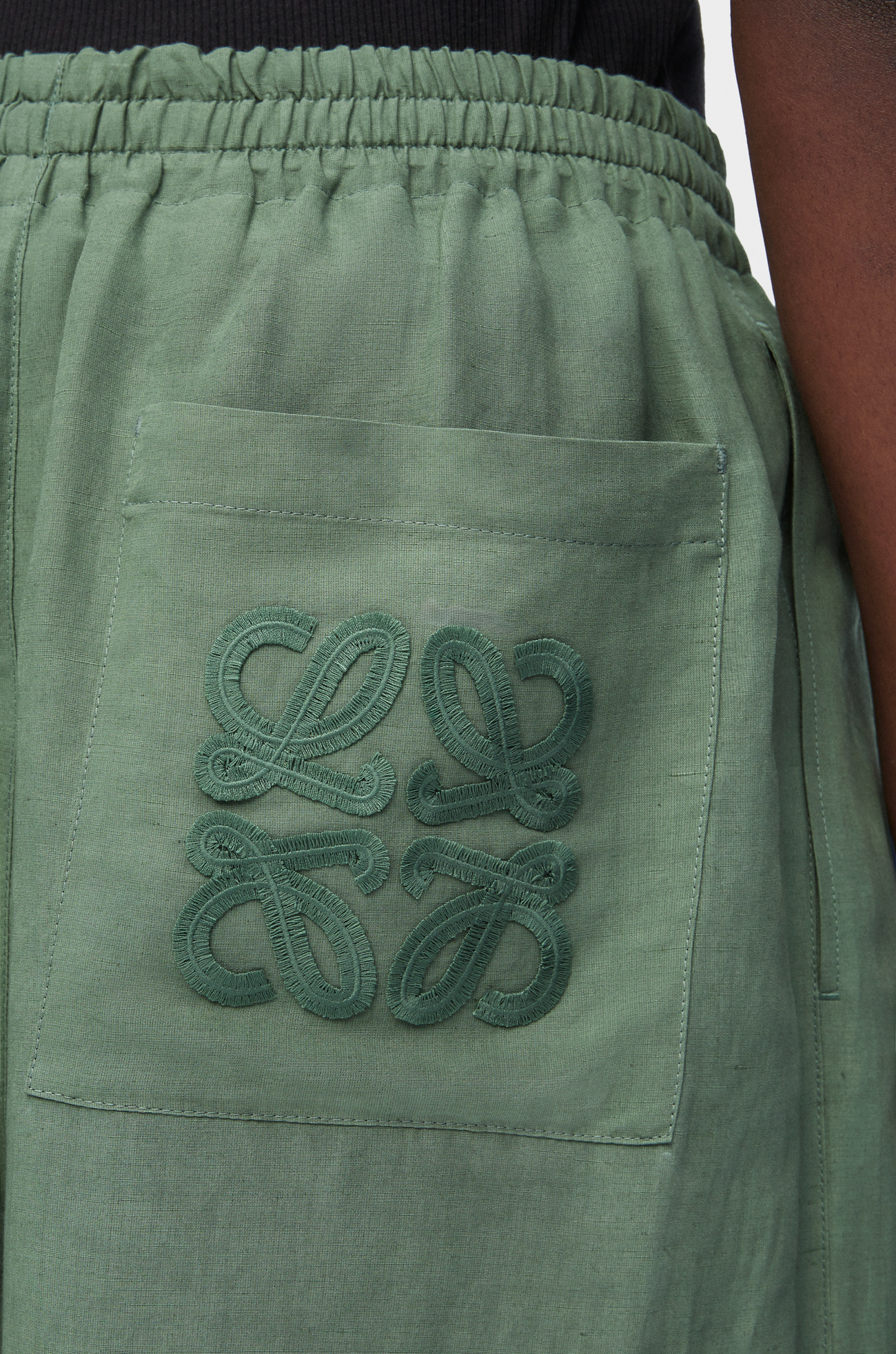 LOEWE Pantalón cropped en viscosa y lino Salvia