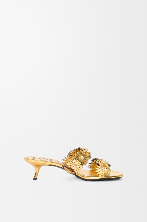 LOEWE Sandalia Petal Flower en piel de ternera y cristales Dorado