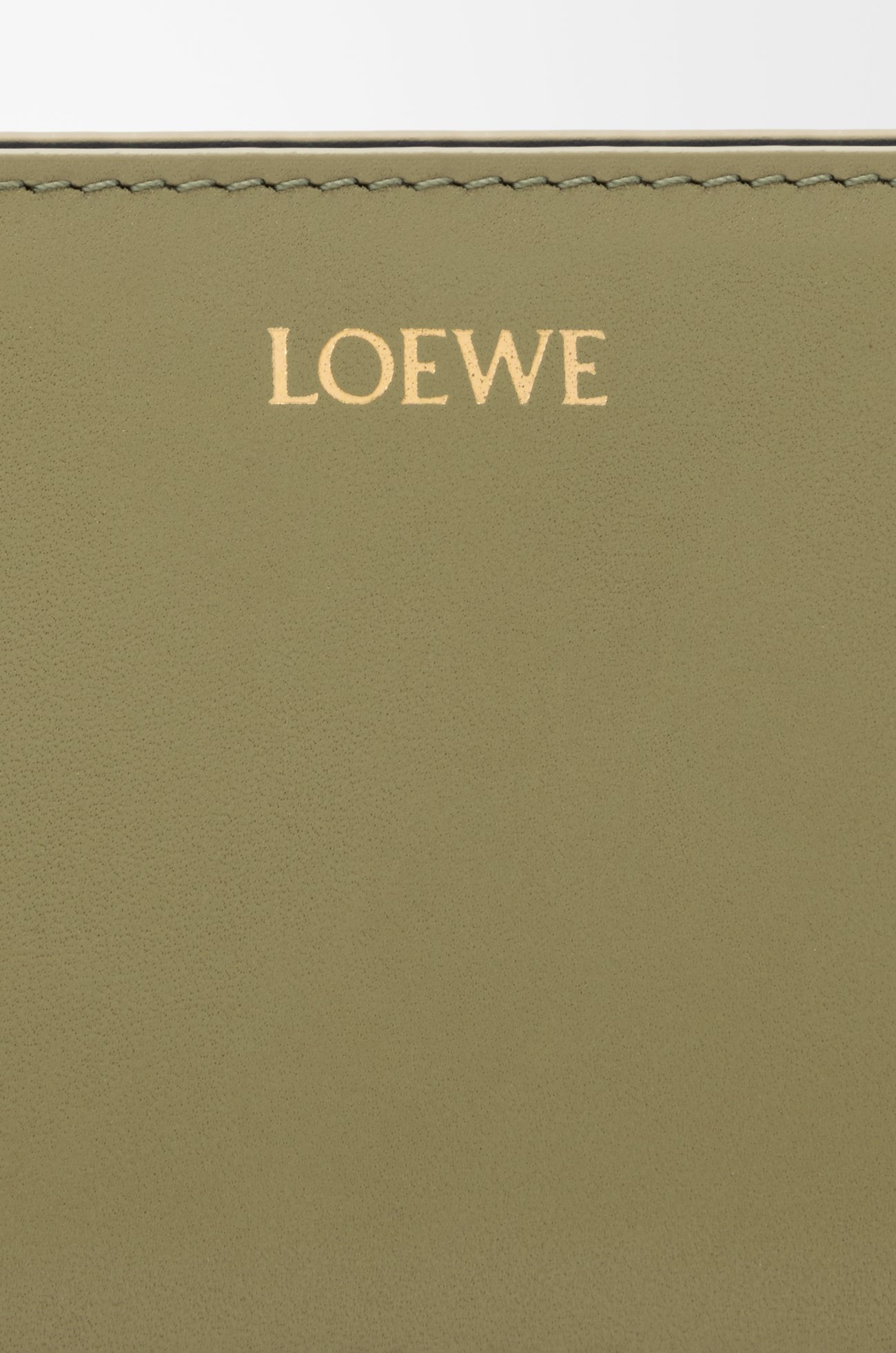 LOEWE ノット コンパクト ウォレット（シャイニーナパカーフ） ユーカリ/ディープネイビー