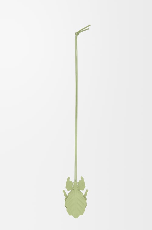 LOEWE Leaf insect keyfob charm in classic calfskin Light Pear