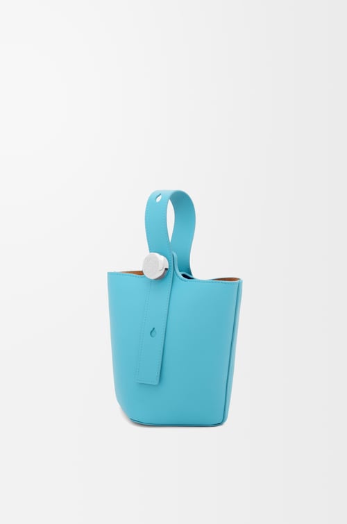 LOEWE Mini Pebble bucket in smooth calfskin Sky Blue
