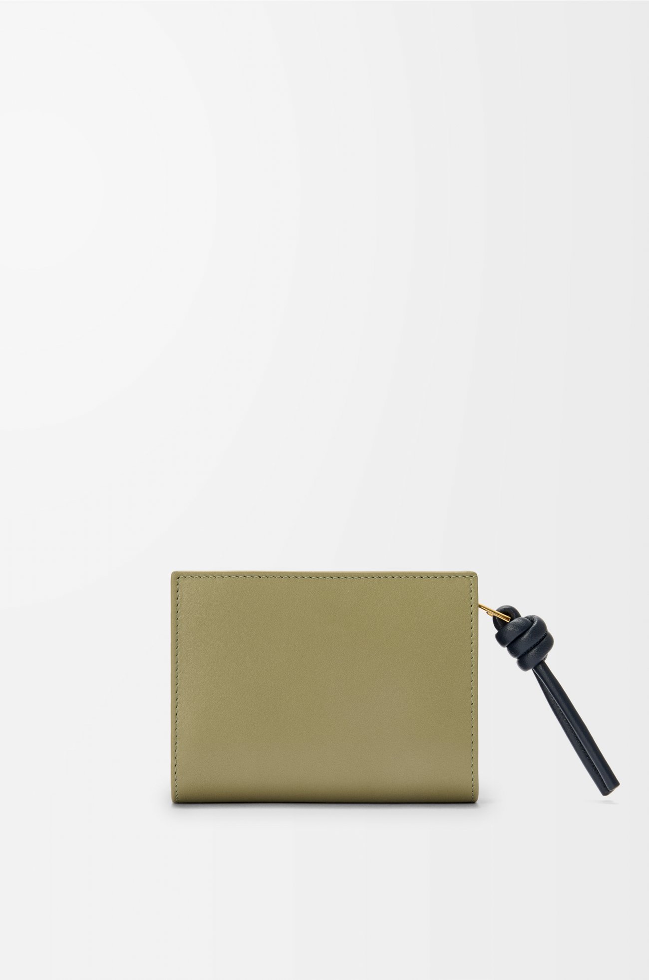 LOEWE ノット コンパクト ウォレット（シャイニーナパカーフ） ユーカリ/ディープネイビー